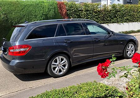 Mercedes-Benz E 200 CGI T BlueEFFICIENCY AVANTGARDE AVANTGARDE
