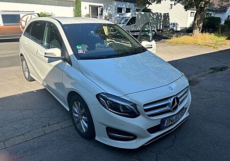 Mercedes-Benz B 180 -