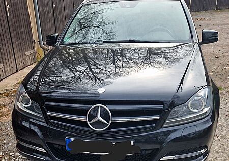 Mercedes-Benz 220