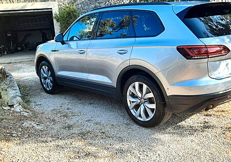 VW Touareg Volkswagen 3.0 V6 TFSI 250kW 4MOT Tiptr. R-Line...