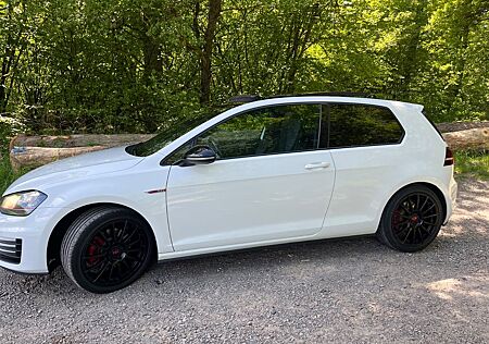 VW Golf Volkswagen 2.0 TSI BMT GTI GTI