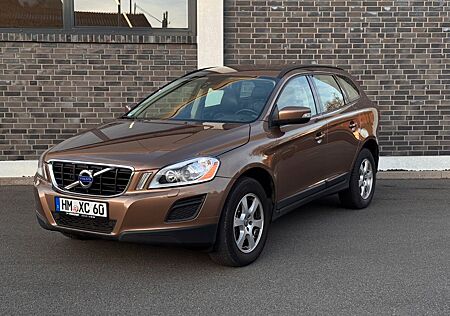 Volvo XC 60 XC60 - 1. Hand - Gepflegt - TÜV und Reifen NEU