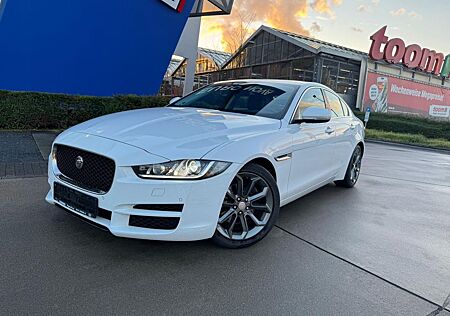 Jaguar XE Prestige*R-CAM*LEDER*XENON*18Zoll*komfort plu