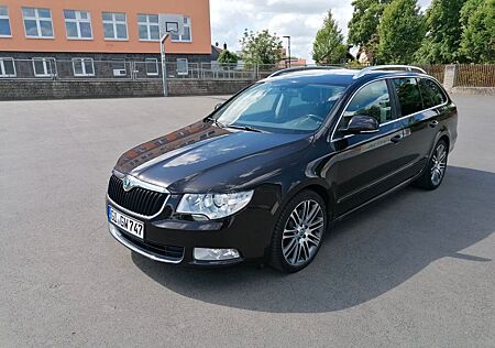 Skoda Superb 2.0 TDI 125kW Family Combi Family