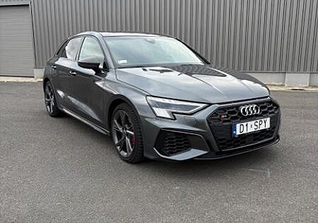 Audi S3 TFSI S tronic quattro Sportback -