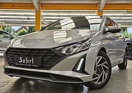 Hyundai i20 1,2 Family Climatr. SHZ+LHZ 16"Alu Navi ...