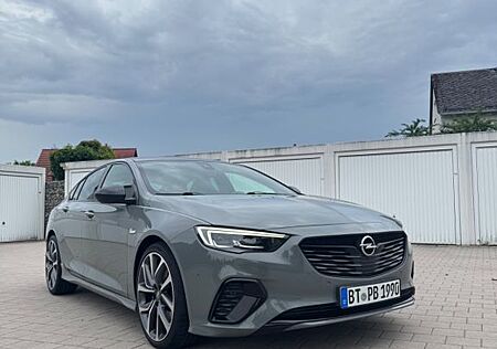 Opel Insignia GSI BiTurbo 4x4*ACC*8-fach bereift*Voll