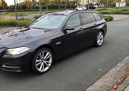 BMW 520d xDrive Touring A -