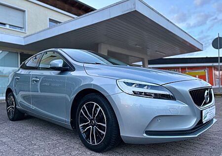 Volvo V40 2,0 Ltr Navi Klima LED Leder Alu Pdc Tüv NEU