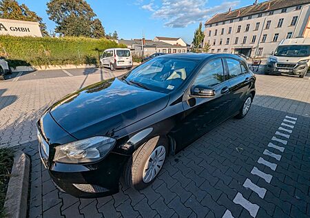 Mercedes-Benz A 180 BlueEFFICIENCY - Top gepflegt, regelmäßi