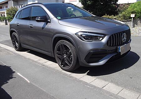 Mercedes-Benz GLA 35 AMG ,4MATIC,AHK,Pano,Night,Kamera pp.TOP !