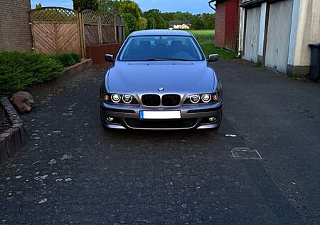 BMW 523i *TÜV 04/27 u. SERVICE NEU*/Individual