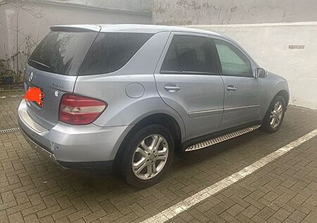 Mercedes-Benz ML 350 4MATIC - TÜV BIS 2027