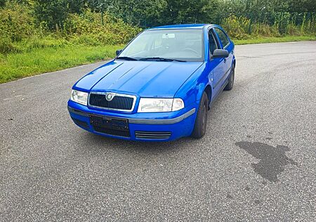 Skoda Octavia 1.6 Classic Classic mit neu TÜV zu verka