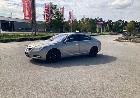 Opel Insignia 2.0 T 4x4 - Händler/ Bastler/ Export