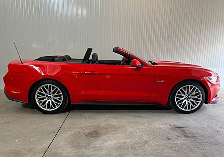 Ford Mustang GT Convertible V8 DEUTSCHES AUTO