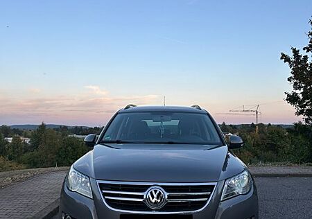 VW Tiguan Volkswagen 2.0 TDI BlueMotion Technology Team Te...