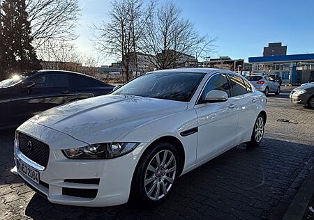 Jaguar XE 20d - TÜV NEU! Neue Bremsen + Motorlag