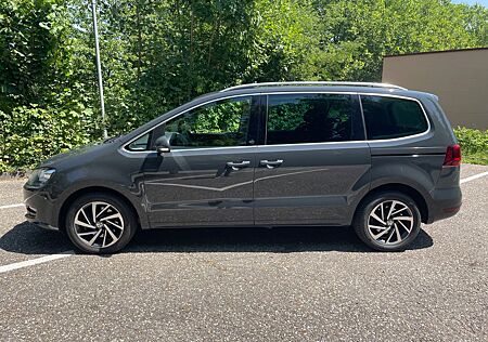 VW Sharan Volkswagen 2.0 TDI DSG 7Sitzer AHK Stdhzg Bi Xenon