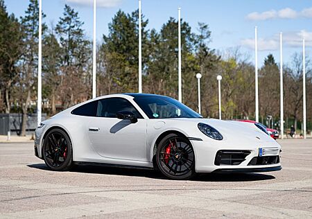 Porsche 992 Carrera 4 GTS Coupé Carrera GTS