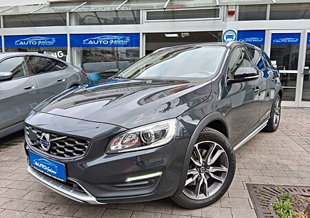 Volvo V60 Cross Country Pro AWD /Vollleder/Navi/Kamera
