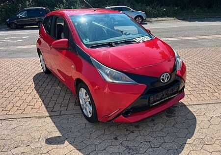 Toyota Aygo (X) Aygo (X) 1,0-l-VVT-i x-play/ KLIMA