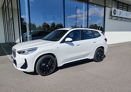 BMW iX1 xDrive30 - 8 Fach bereift