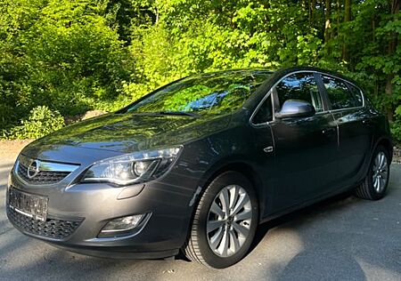 Opel Astra J Lim. 5-trg. Innovation/BI-XENON/Tmp/Ac