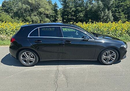 Mercedes-Benz A 220 DCT -