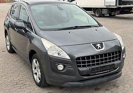 Peugeot 3008 Platinum HDi FAP 110 - Panorama + Navi