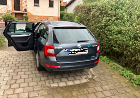 Skoda Octavia 1.6 TDI Active Combi Active