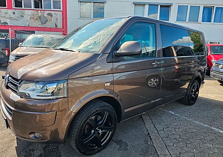 VW T5 Multivan Volkswagen LED , AUTOMATIK , 2015 140ps