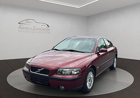 Volvo S60 2.4 Comfort SEHR GEPFLEGT!