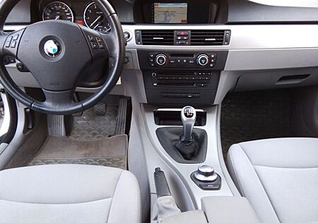 BMW 318i -Limousine Klimaautom. Navi Durchlade