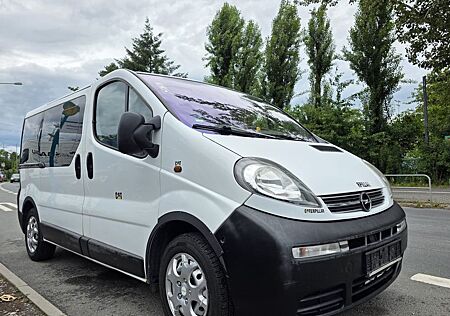 Opel Vivaro Kombi L1H1 9 Sitzer Klima TÜV NEU