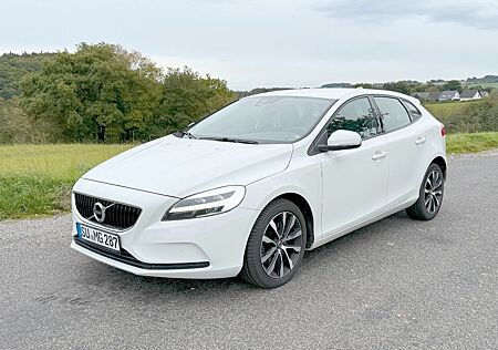 Volvo V40 T2 Momentum | 1.Hd | LED | 17 Zoll | Navi