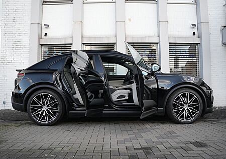 Porsche Macan 4 ACC-LUFTF.-PANO-BOSE-22"RS-LEDER KREIDE