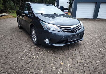 Toyota Avensis Combi 2,2-l-D-4D Life Life