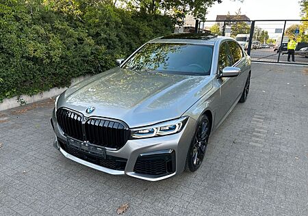 BMW 740Li /M-PAKET/20"/PANO/HUD/DIST/MASS/H&K/VOLL