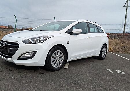 Hyundai i30 1.4 Family Family