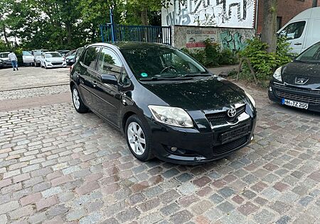 Toyota Auris 2,2-l-D-CAT
