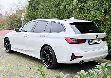 BMW 318d Touring Pano ParkAss