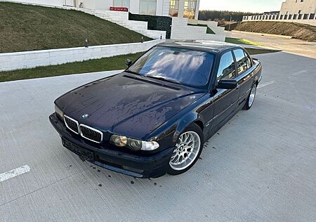BMW 750i A -