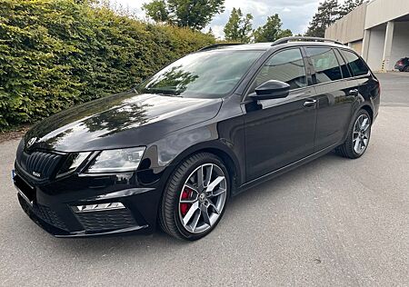 Skoda Octavia Combi 2.0 TDI RS60 DSG 4x4 Pano+KAM+AHK