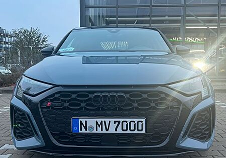 Audi RS3 2.5 Sportback-Keramik-Pano-Dynamik-B&O MwSt.