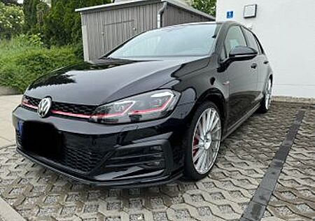 VW Golf Volkswagen 2.0 TSI DSG GTI Performance GTI Performance