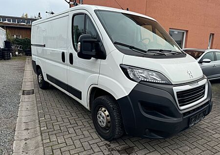 Peugeot Boxer Kasten 330 L2H1 Kamera / Standheizung