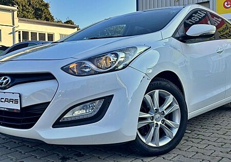 Hyundai i30 blue 1.6 GDI Style /R-KAM/NAVI/SHZ/