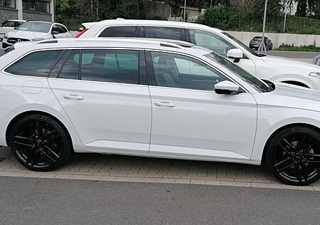 Skoda Superb 190PS 20 ZOLL VOLLAUSSTATTUNG Premium