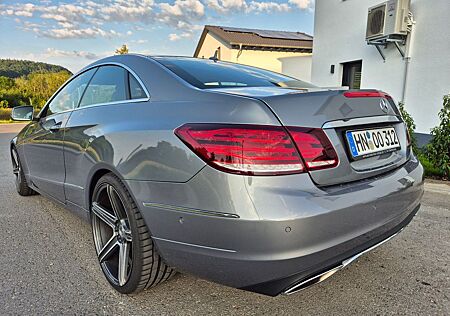Mercedes-Benz E 200 Sportpaket, ILS, 7G+, SHZ, 12-Fach, SH,TÜV